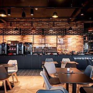 Ibis Styles Valenciennes Petite Foret